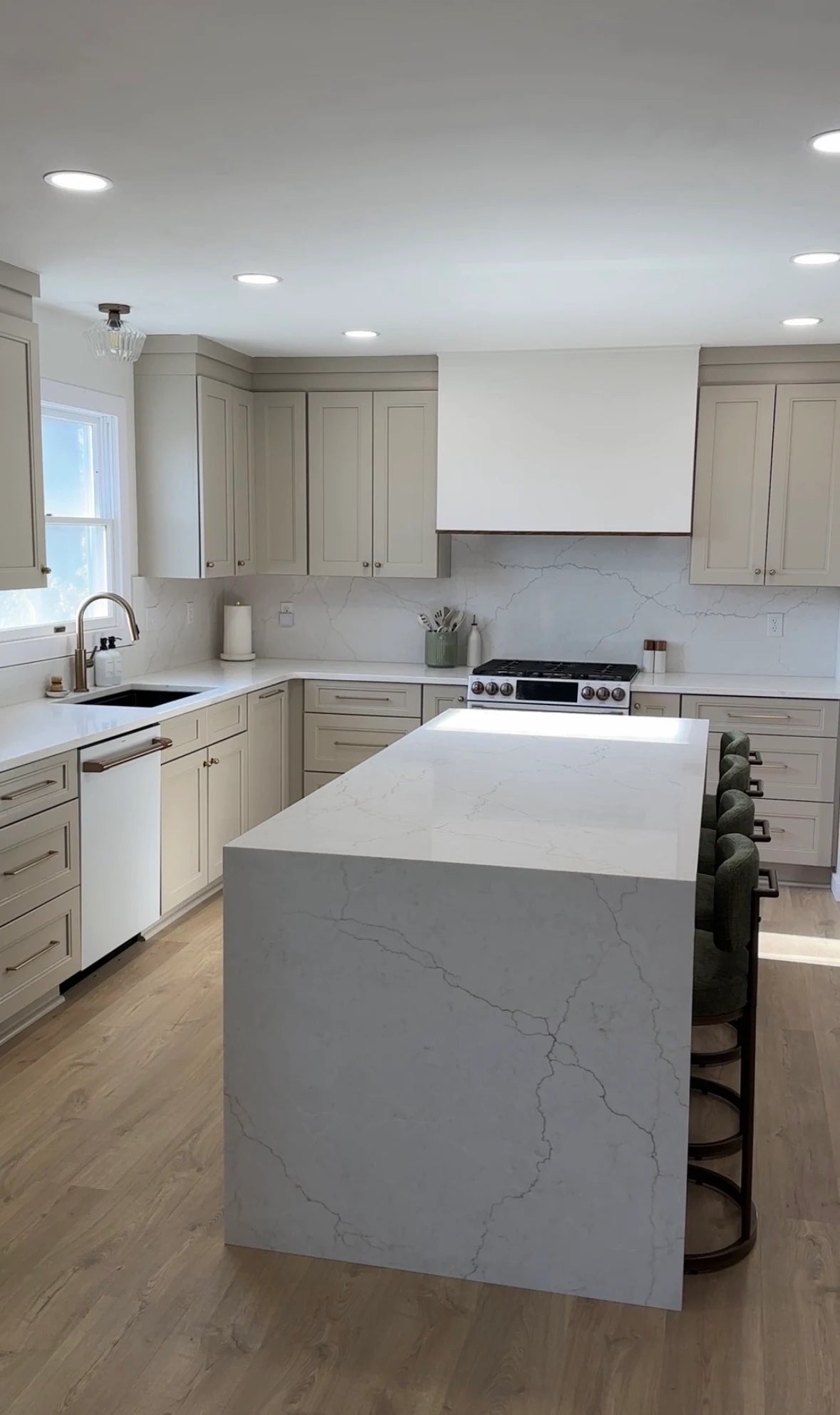 STL Cabinetry customer Aimee Jacobs: Kitchen Makeover, Saint Louis