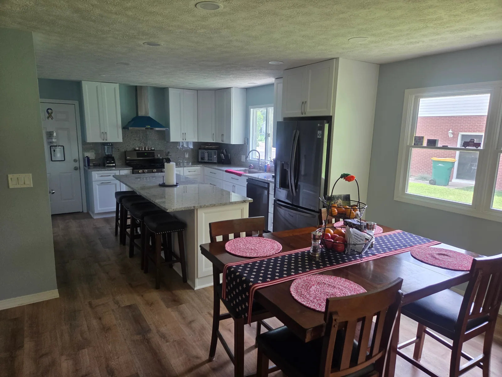 Aaron A.'s kitchen by STL Cabinetry