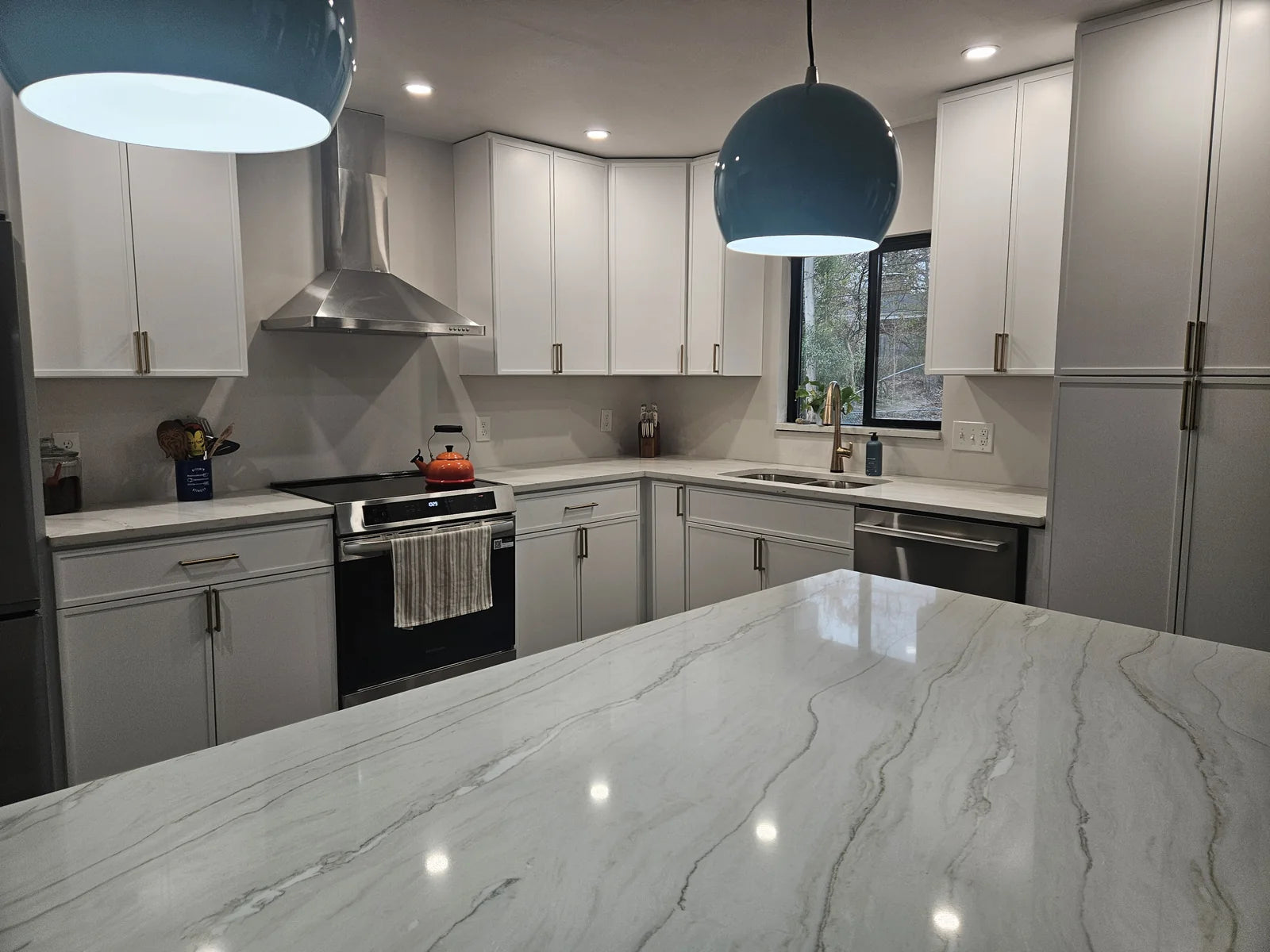 Amie's kitchen by STL Cabinetry