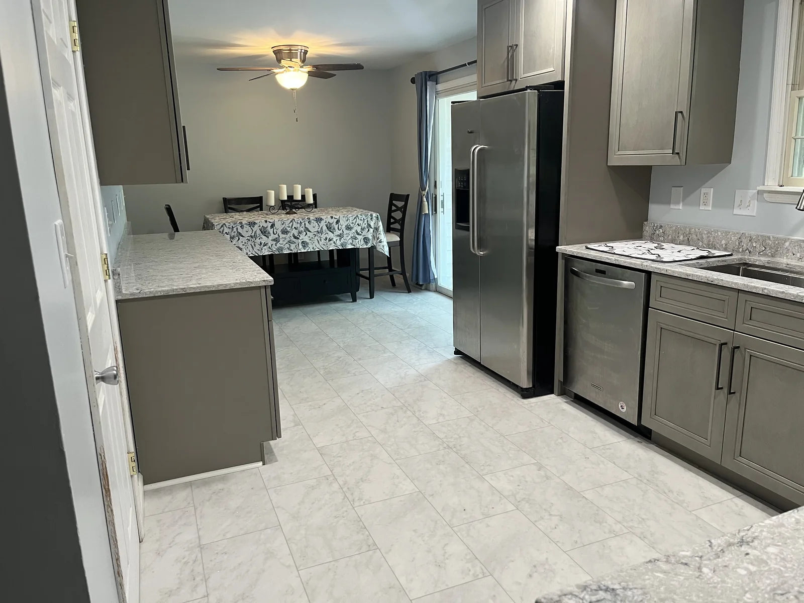 Janet Drabant's kitchen by STL Cabinetry