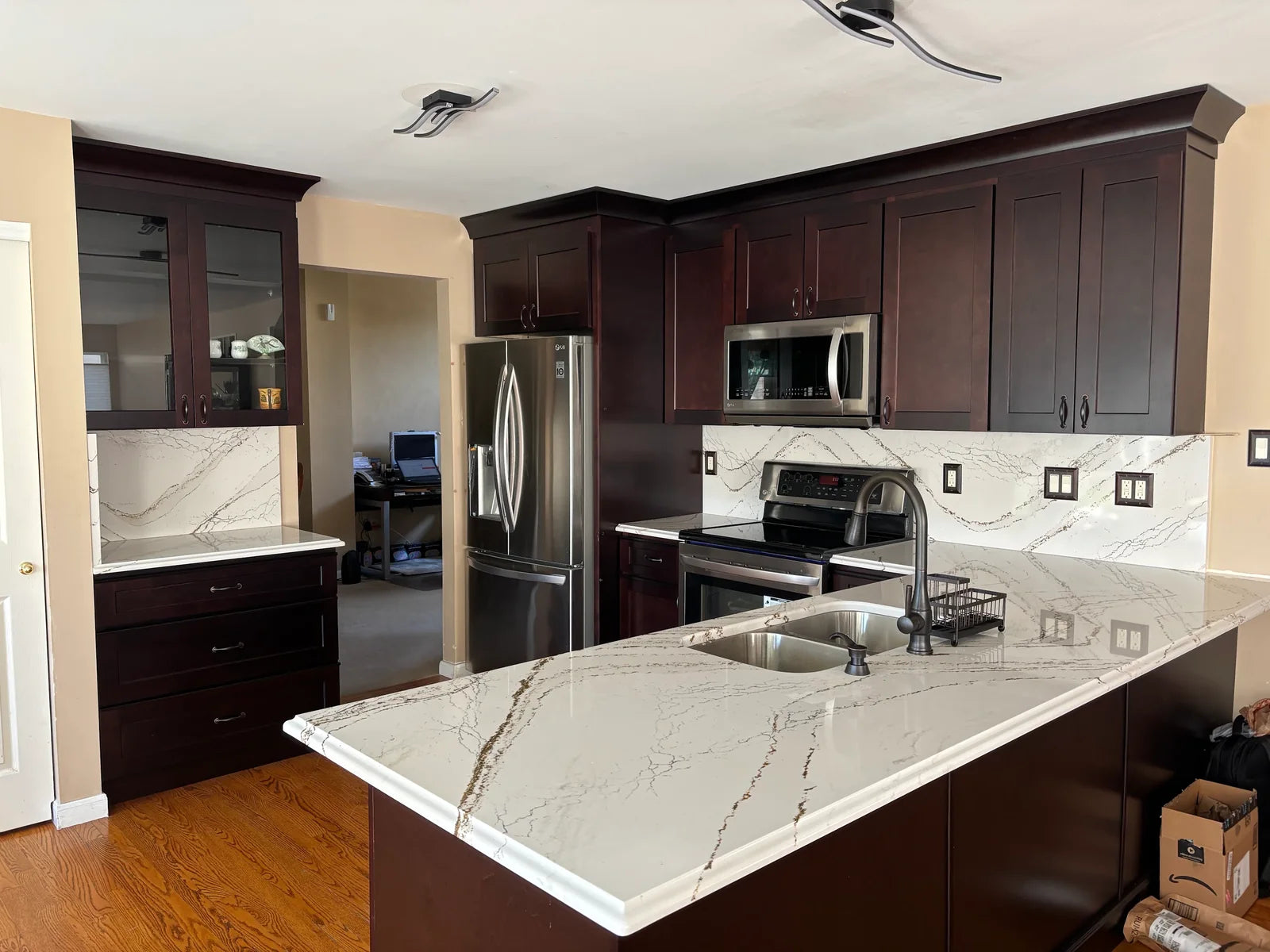 Rakesh P.'s kitchen by STL Cabinetry